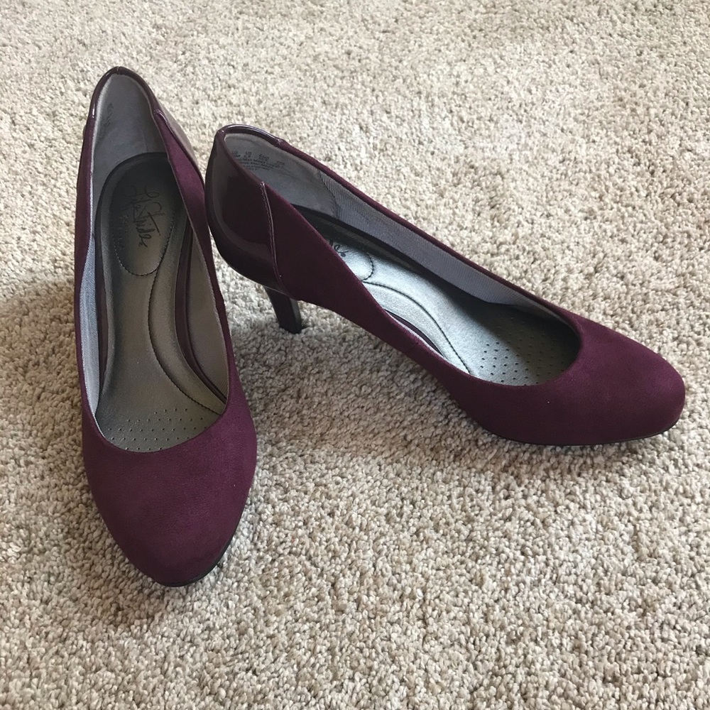 NWOT life stride purple heels size 8.5